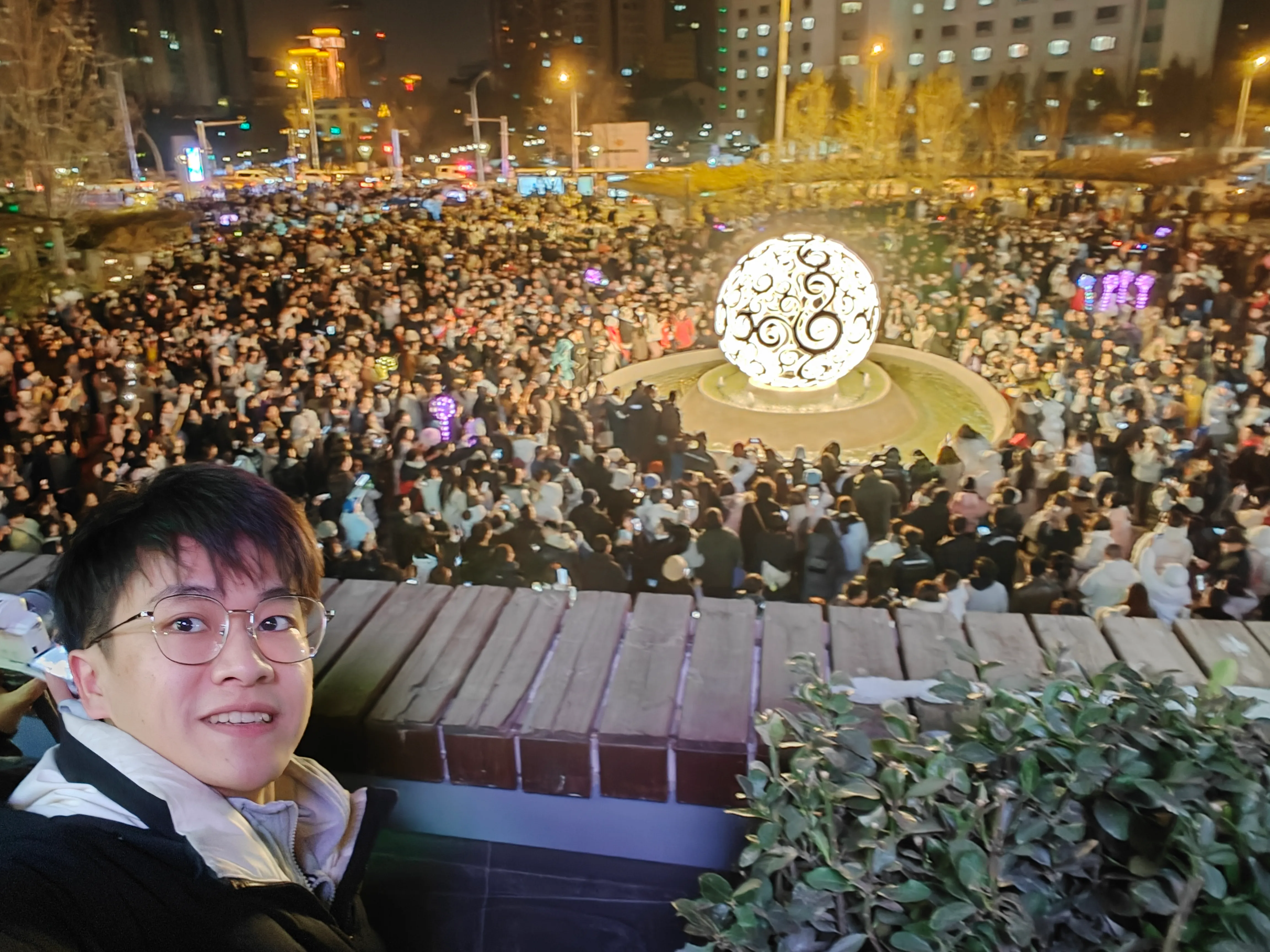 "在朝阳区蓝色港湾跨年。"